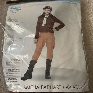 Amelia Earnhardt costume or pilot costume
